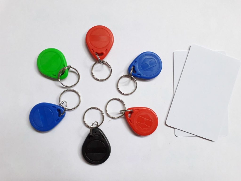 Sao chép Thẻ từ móc treo nhỏ gọn và Thẻ trắng truyền thống