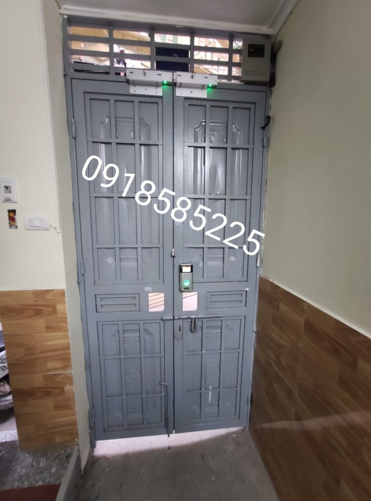 lắp đặt Khóa cổng vân tay nhà trọ cửa sắt Ronald jack F200 giá rẻ lắp đặt Khóa cổng vân tay nhà trọ cửa sắt Ronald jack F200 giá rẻ