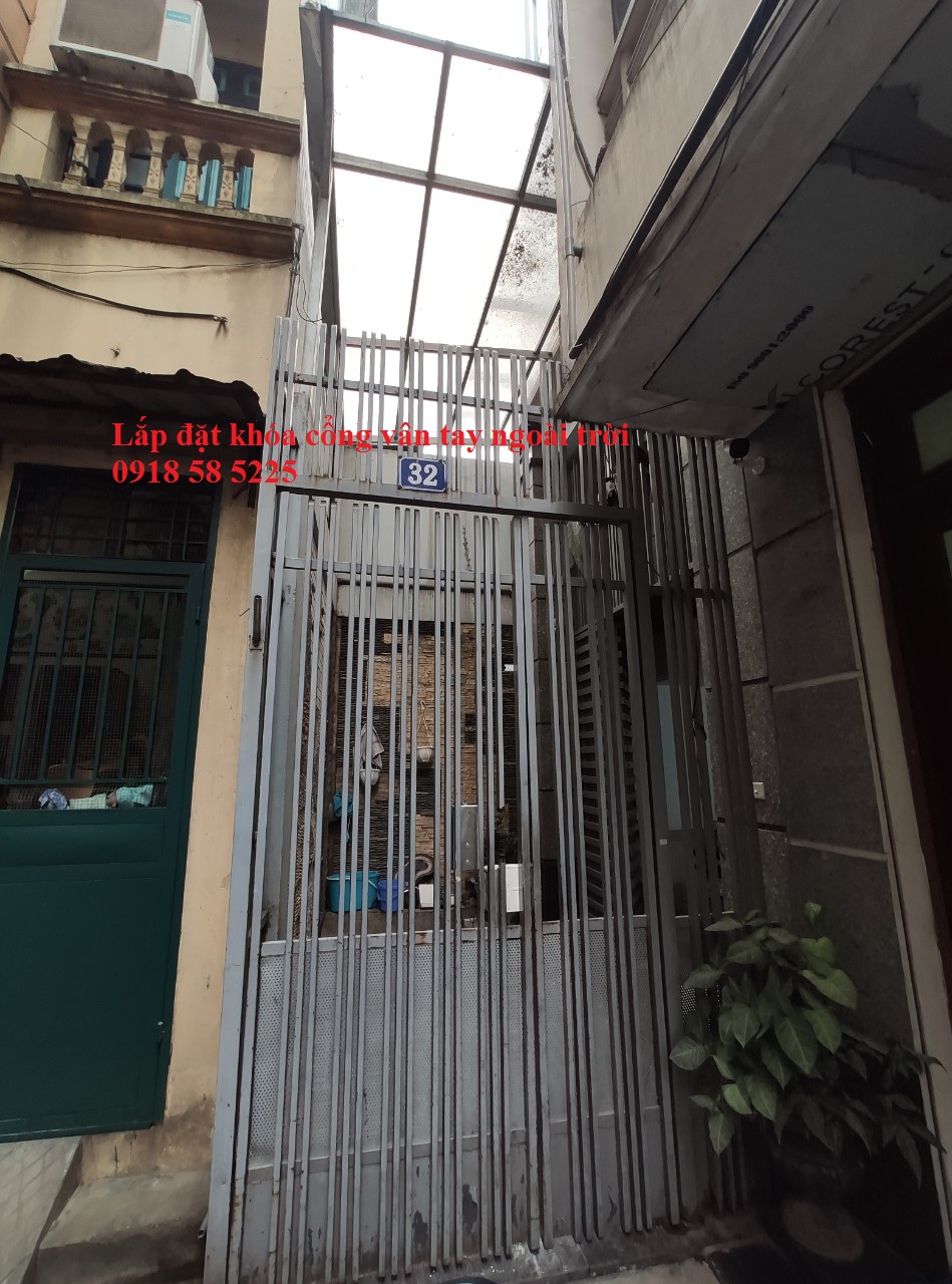 lắp đặt khóa cổng vân tay ngoài trời NHÀ TRỌ