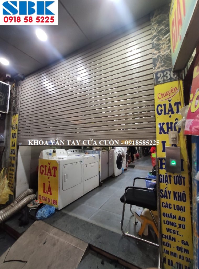 Một bộ khóa vân tay cửa cuốn phòng trọ gồm thiết bị gì ?